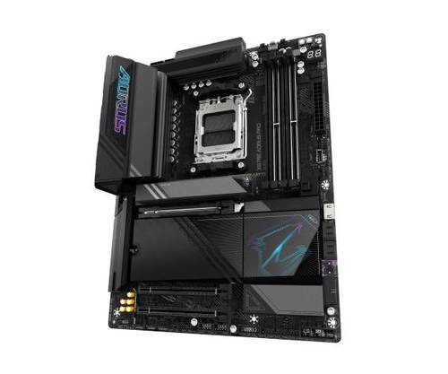 לוח אם GIGABYE X870E AORUS PRO ATX WIFI7 DDR5 AM5 2.5GBE LAN - זווית נוספת