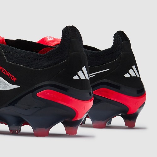 נעלי כדורגל מקצועיות  adidas Predator Elite FT