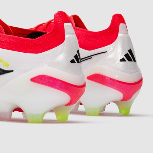 נעלי כדורגל מקצועיות adidas Predator Elite