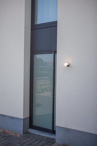  צמוד קיר אפור כהה CYRA LUTEC 8W IP54 אור חם 