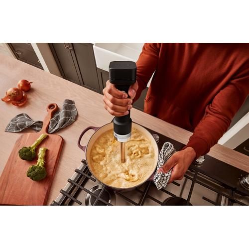 בלנדר מוט אלחוטי KitchenAid Go דגם 5KHBRV71BM