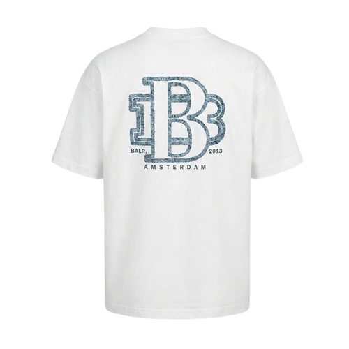 חולצה BALR מידות XS-XXL לגברים בגוון לבן עם כיתוב כחול