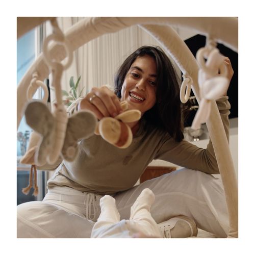אוניברסיטה לתינוק בז’ -LAURA