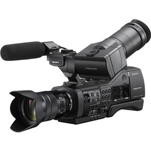 מצלמת וידאו מקצועי סוני Sony Nex-Ea50m Nxcam With 18-105mm F/4 Servo Zoom G Lens