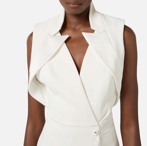Red Carpet dress in lightweight crêpe fabric with satin lapels