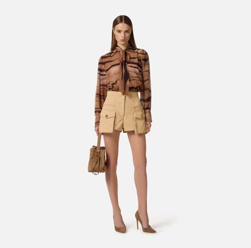 Cotton gabardine shorts with cargo pockets