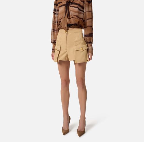 Cotton gabardine shorts with cargo pockets