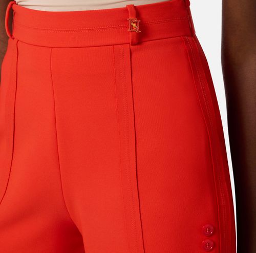 Shorts in lightweight crêpe fabric with raw-edge fabric