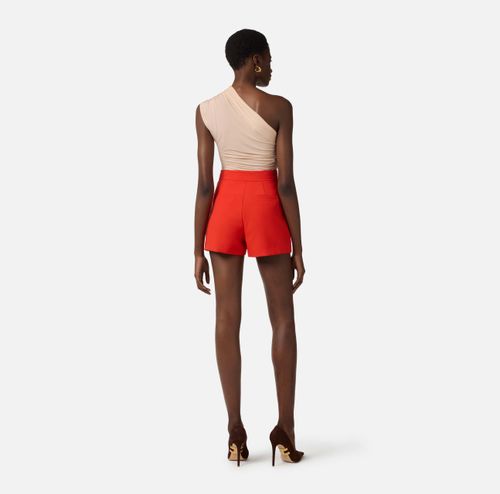 Shorts in lightweight crêpe fabric with raw-edge fabric