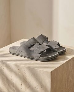 כפכף REEF מידות 40-46 לגברים בגוון אפור