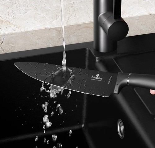 סט 5 סכינים כולל קרש חיתוך במבוק Berlinger Haus Matte Black BH2549