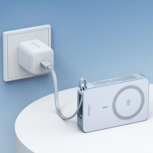 סוללת גיבוי מגנטית Ugreen 10,000mAh MagFlow טעינה Qi2 25W וכבל 30W מובנה