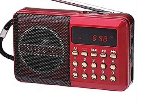 טרנזיסטור FM דיגיטלי נטען