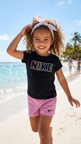 חליפת קיץ קצרה לבנות מבית NIKE מקורית - חולצה שחורה ומכנס ורוד