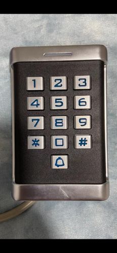 קודן מתכתי דגם בריסל פרימיום קורא תגי קרבה מוגן מים אנטי ונדלי דגם DK102W קוביקום KOBICOM DK-102/W Kdigital