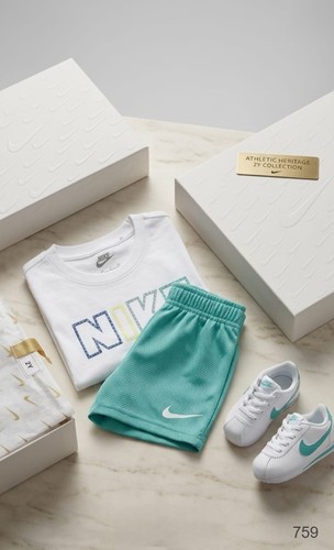 חליפת NIKE מקורית לילדים - סט קיץ טי-שירט ומכנסיים קצרים בצבע טורקיז ולבן