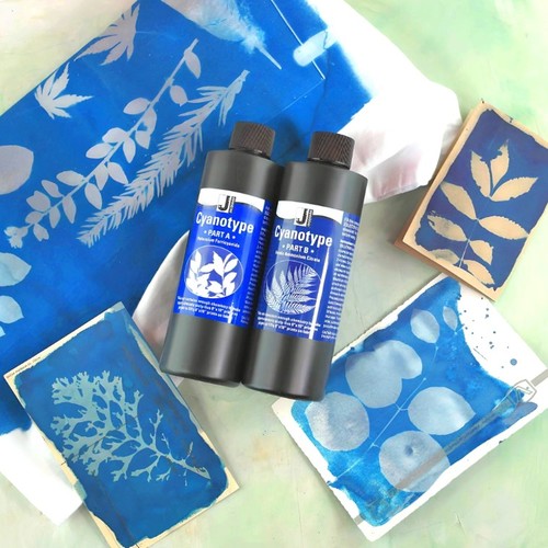 ערכת CYANOTYPE CHEMISTRY SET ליצירת הדפס על ידי אור שמש מבית JACQUARD