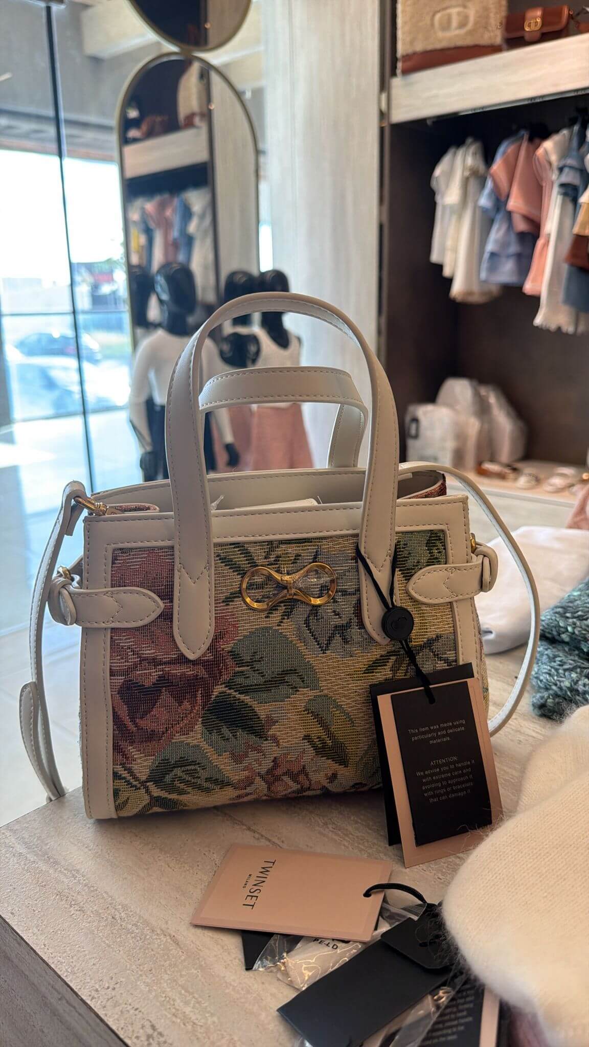 Infinity Chain Shoulder Bag