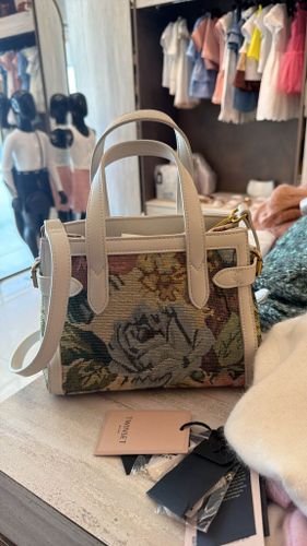 Infinity Chain Shoulder Bag