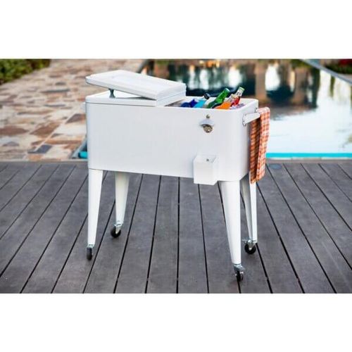 צידנית ניידת Retro Cooler 76 ליטר בצבע לבן - עיצוב רטרו קלאסי עם גלגלים ופותחן בקבוקים מובנה לאירוח מושלם