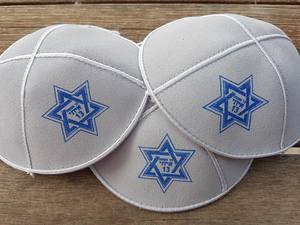 הדפסה על כיפות עור,הדפסה על כיפות זמש,הדפסה על כיפות עור הפוך לבר מצווה טופי