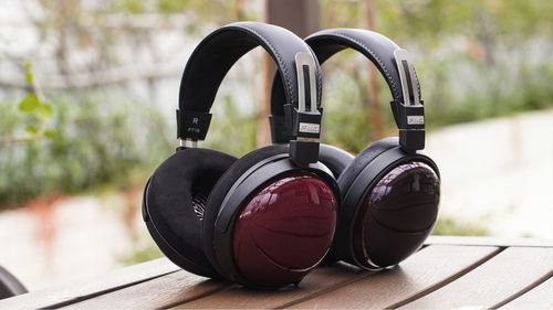 FiiO FT13 - אוזניות דינמיות סגורות עם כיסויי עץ וגימור סגול