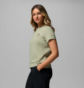 חולצת טי קצרה לנשים - Rolling Bend Graphic Short Sleeve Shirt
