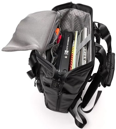 זווית נוספת magma solid blaze totepack 85