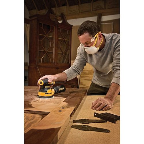 מלטשת אקצנטרית DeWALT DWE6423 5 אינץ' בצבע צהוב ושחור מהירות משתנה גומי overmold כיס אבק Hook and Loop