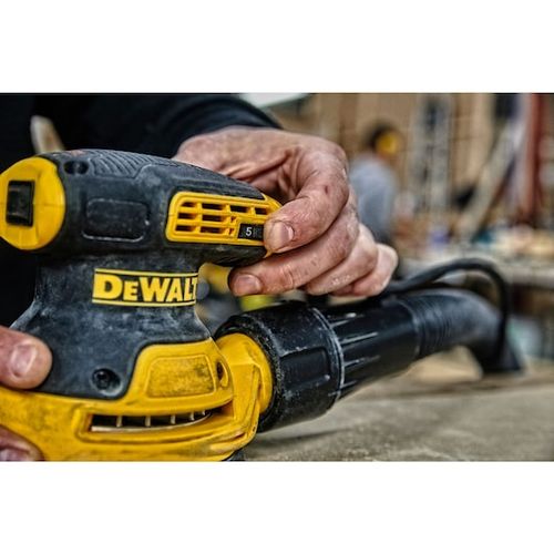 מלטשת אקצנטרית DeWALT DWE6423 5 אינץ' בצבע צהוב ושחור מהירות משתנה גומי overmold כיס אבק Hook and Loop