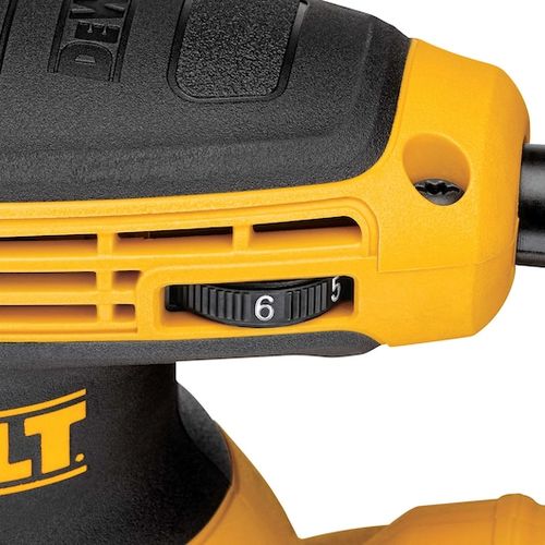 מלטשת אקצנטרית DeWALT DWE6423 5 אינץ' בצבע צהוב ושחור מהירות משתנה גומי overmold כיס אבק Hook and Loop