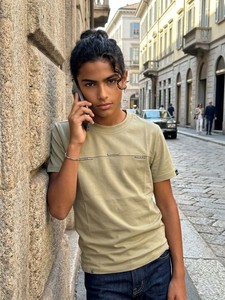 חולצת טי-שירט קיצית ויוקרתית לבנים מבית SEVEN JEANS - צבע חול