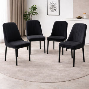 סט רביעיית כיסאות אוכל מרופדים בבד קטיפתי Tudo Design