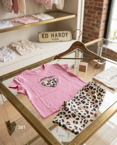 סט ED HARDY מקורי לבנות - חולצת לב מנומר ומכנסיים תואמים