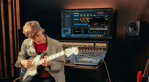 זוית נוספת fender studio pro 8 daw