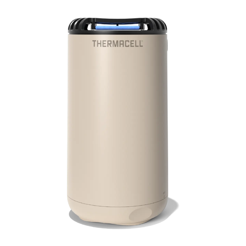 מכשיר הרחקת יתושים THERMACELL Patio Shield בצבע לבן, קומפקטי ונייד להגנה יעילה בשטח של 20 מ