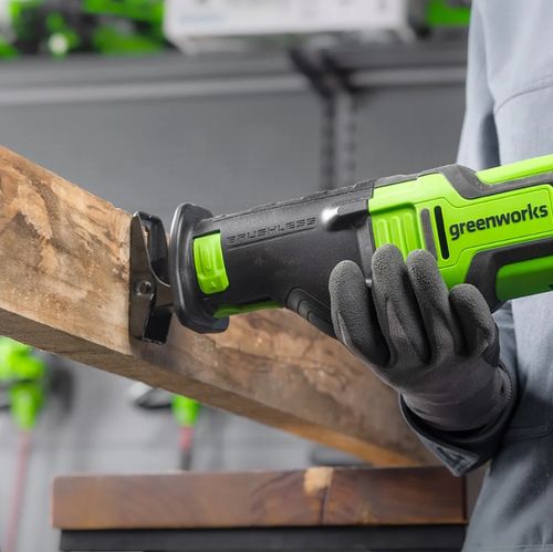 מסור חרב נטען GREENWORKS דגם 99579-2 עם מנוע Brushless 24V, מהירות 2,700 סל