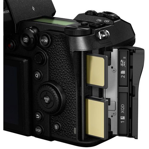 מצלמה Panasonic Lumix DC-S1R Mirrorless