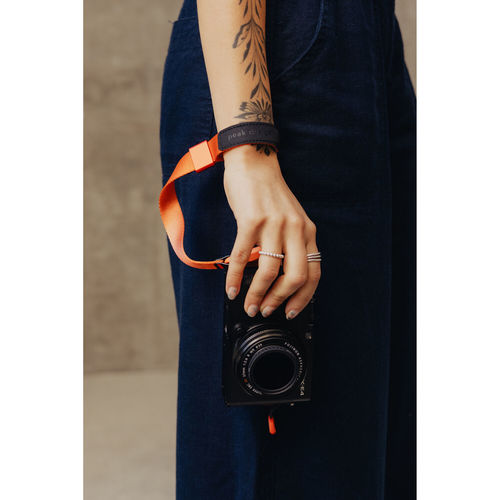 רצועת יד למצלמה Peak Design Cuff Camera Wrist Strap (Ibis)