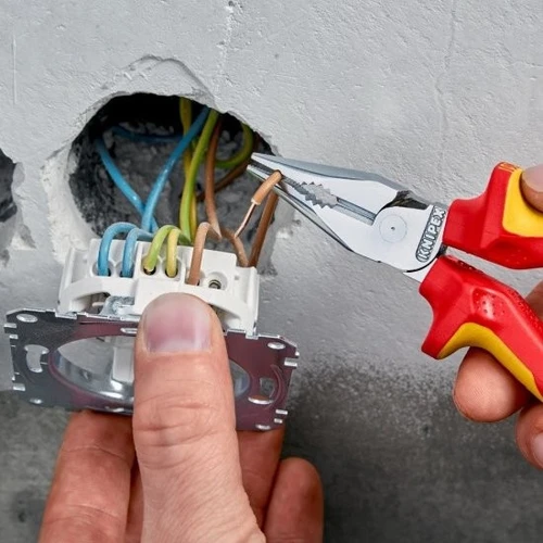 פלייר אף צר מבודד 1000V דגם 0826145 Knipex קניפקס