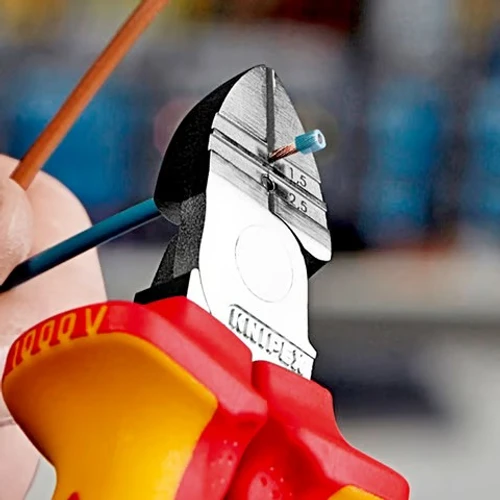 קטר ומגלה חוטים 1000V VDE דגם 1426160 Knipex קניפקס