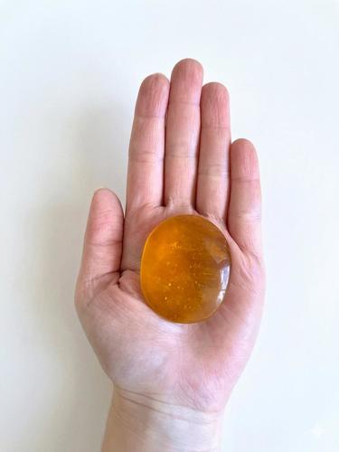 פאלם פלואורייט צהובה YELLOW FLUORITE PALM