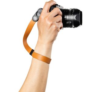 רצועת יד למצלמה Peak Design Cuff Leather Wrist Strap
