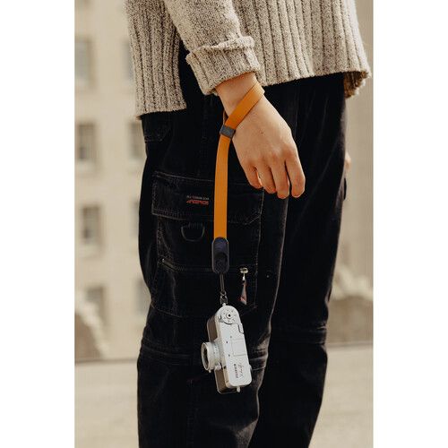 רצועת יד למצלמה Peak Design Cuff Leather Wrist Strap