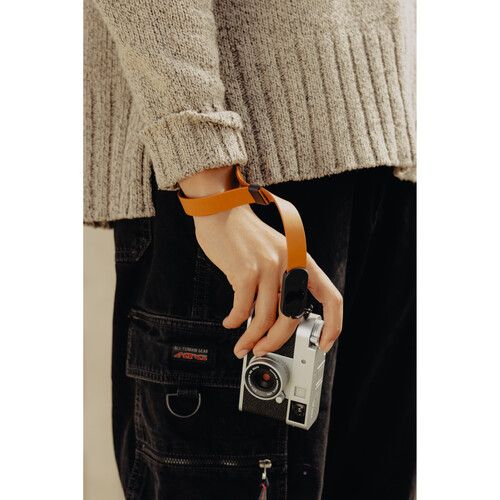 רצועת יד למצלמה Peak Design Cuff Leather Wrist Strap