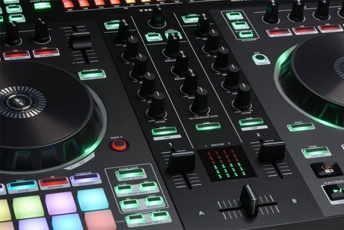 זוית נוספת Roland DJ-505 Controller