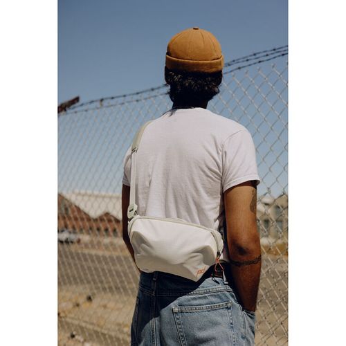 תיק צד קטן Peak design Outdoor Sling 2L