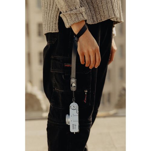 רצועת יד למצלמה מעור Peak design Cuff Leather Camera Strap
