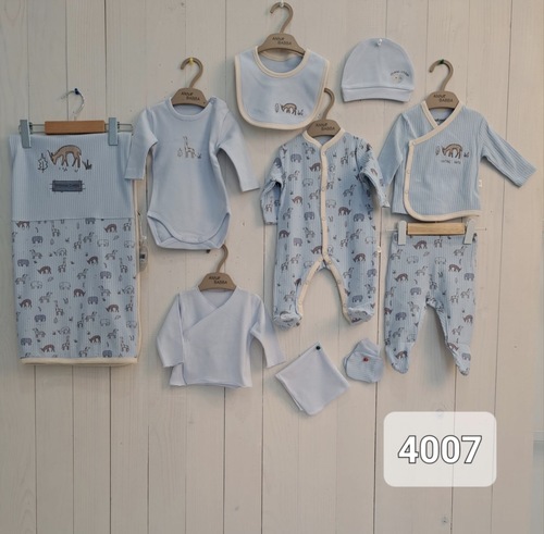 סט לידה לתינוק תכלת עם הדפס חיות 10 חלקים 100% כותנה