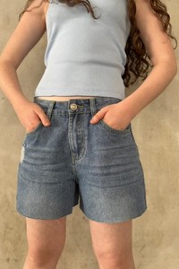 שורט ג